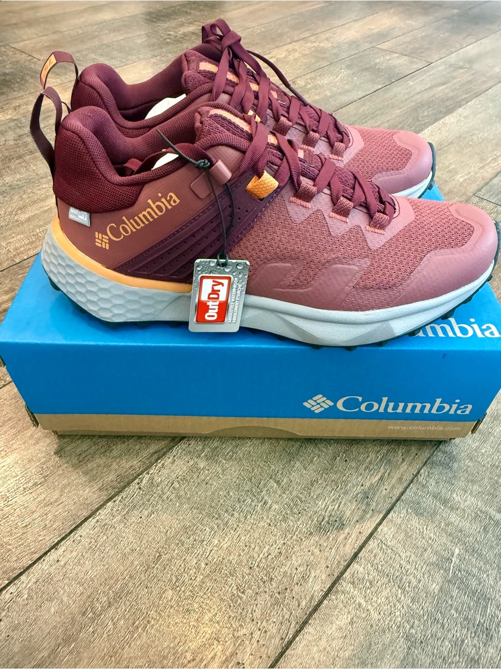 Columbia Women’s Rosewood and Gold Trail Sneakers